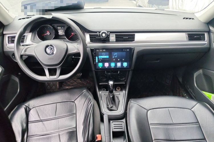 Used Volkswagen Bora 2018 1.5L Automatic Fashion Model Center Console