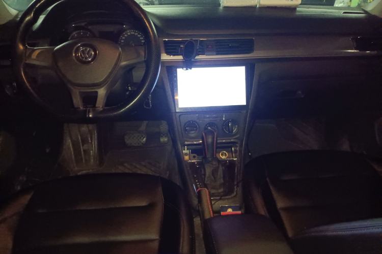 Used Volkswagen Bora 2018 1.5L Automatic Fashion Model Center Console