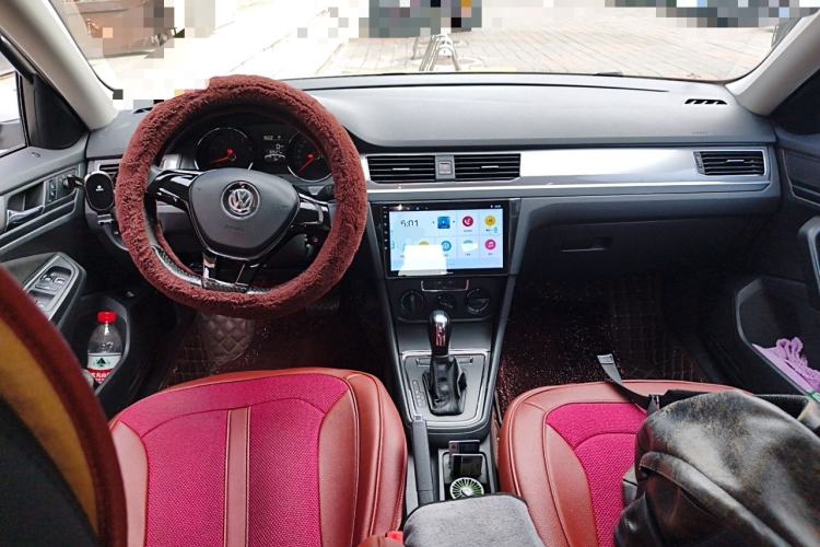 Used Volkswagen Bora 2018 1.5L Automatic Fashion Model Center Console