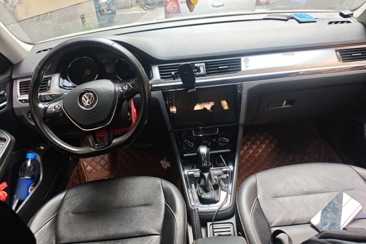 Used Volkswagen Bora 2018 1.5L Automatic Comfort Model Center Console