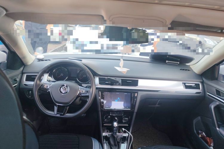 Used Volkswagen Bora 2018 1.5L Automatic Comfort Model Center Console