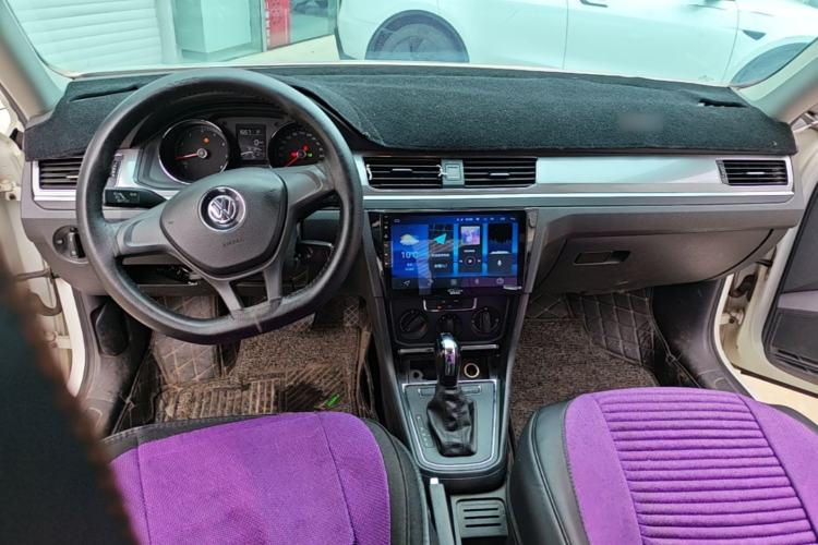 Used Volkswagen Bora 2018 1.5L Automatic Fashion Model Center Console