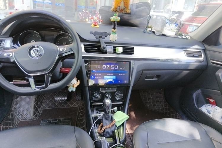 Used Volkswagen Bora 2018 1.5L Automatic Comfort Model Center Console