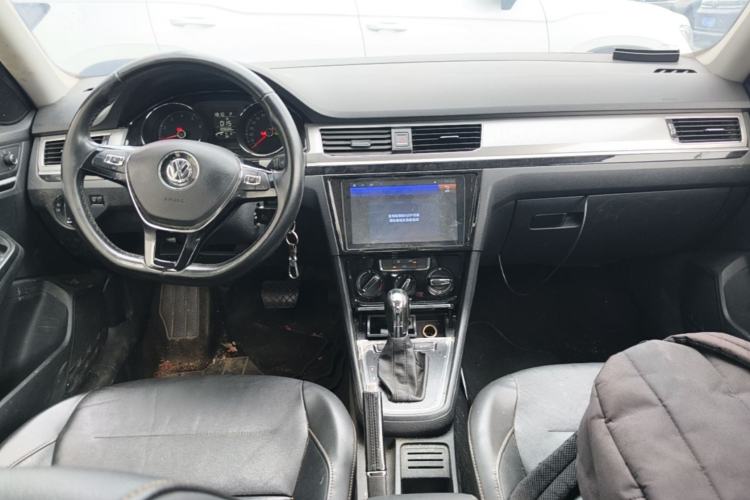 Used Volkswagen Bora 2018 1.5L Automatic Comfort Model Center Console