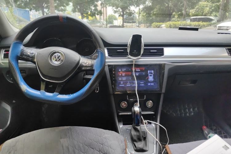 Used Volkswagen Bora 2018 1.5L Automatic Fashion Model Center Console
