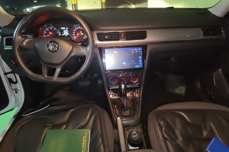 Used Volkswagen Bora 2018 1.5L Automatic Fashion Model Center Console