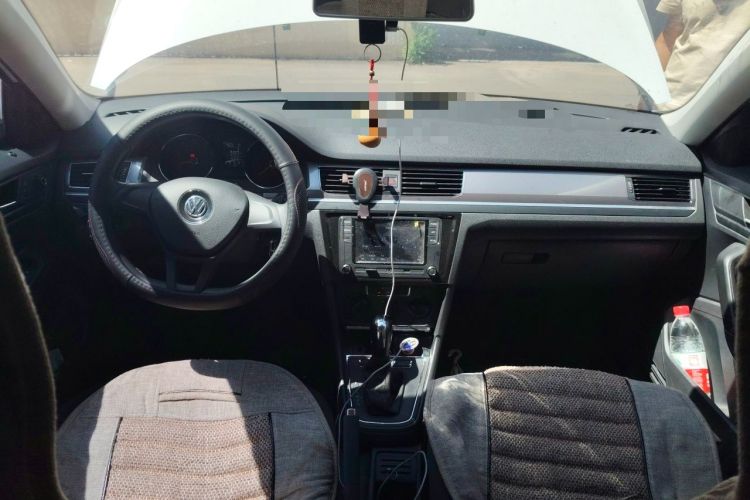 Used Volkswagen Bora 2018 1.5L Automatic Fashion Model Center Console