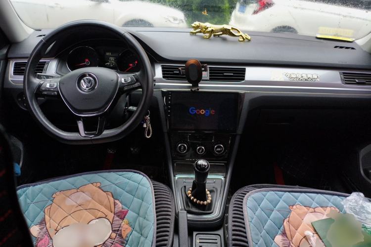 Used Volkswagen Bora 2018 1.5L Manual Fashion Model Center Console