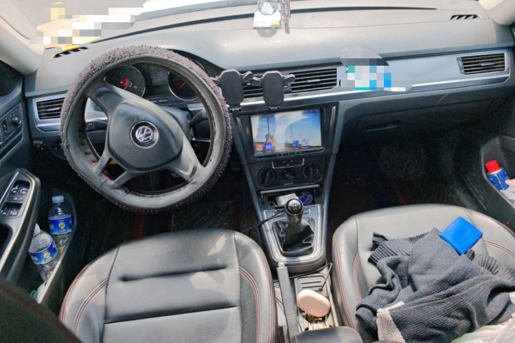 Used Volkswagen Bora 2018 1.5L Manual Fashion Model Center Console