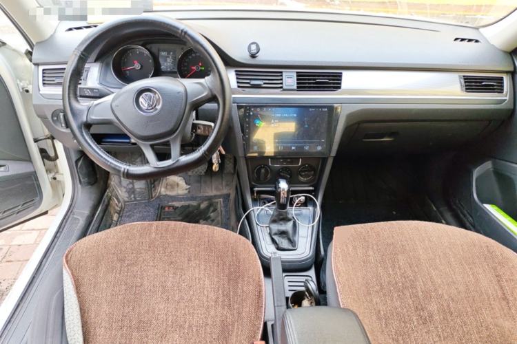 Used Volkswagen Bora 2018 1.5L Automatic Fashion Model Center Console