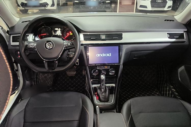 Used Volkswagen Bora 2018 1.5L Automatic Comfort Model Center Console