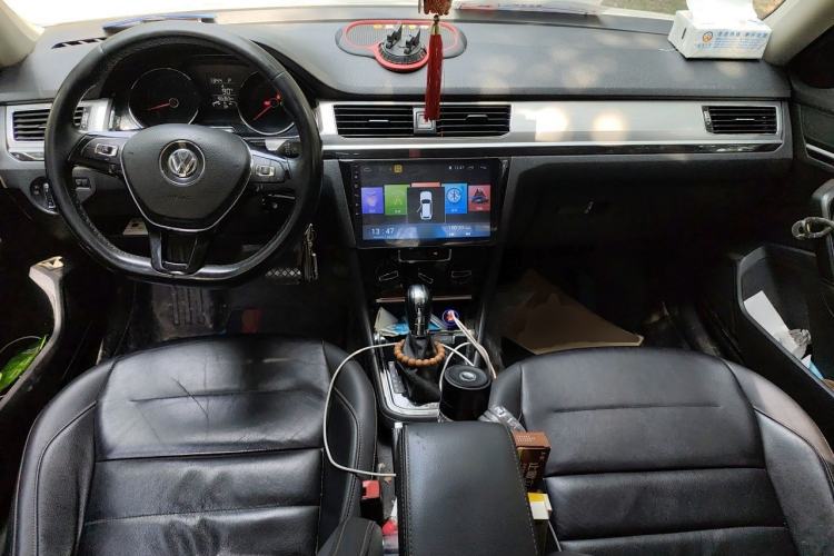 Used Volkswagen Bora 2018 1.5L Automatic Comfort Model Center Console