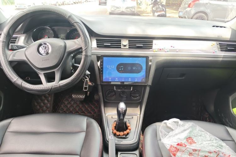 Used Volkswagen Bora 2018 1.5L Automatic Fashion Model Center Console