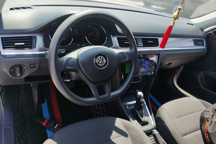 Used Volkswagen Bora 2018 1.5L Automatic Fashion Model Center Console