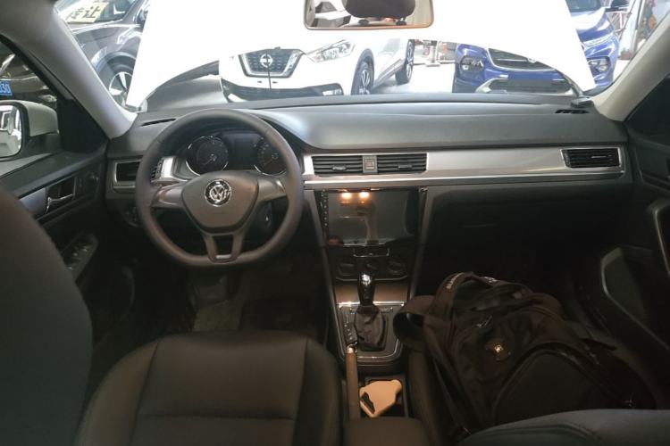 Used Volkswagen Bora 2018 1.5L Automatic Fashion Model Center Console