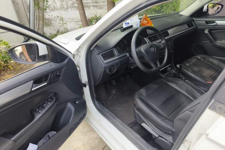 Used Volkswagen Bora 2018 1.5L Manual Fashion Model Driver Seat