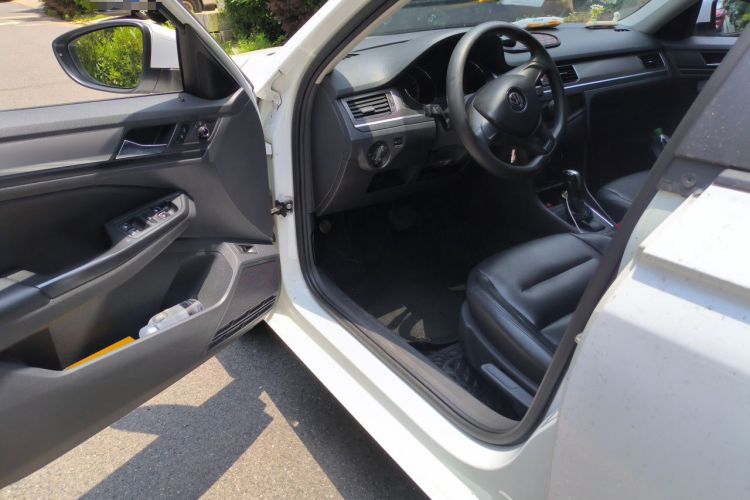 Used Volkswagen Bora 2018 1.5L Automatic Fashion Model Driver Seat
