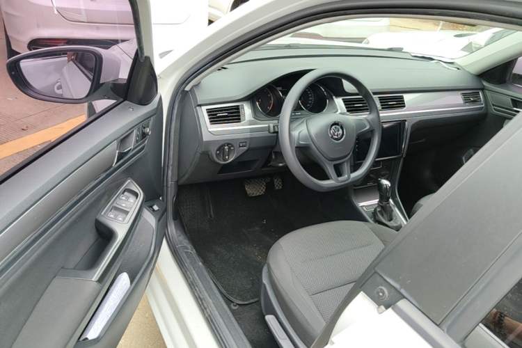 Used Volkswagen Bora 2018 1.5L Automatic Fashion Model Driver Seat