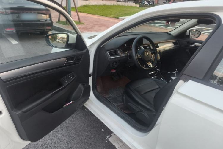 Used Volkswagen Bora 2018 1.5L Automatic Fashion Model Driver Seat