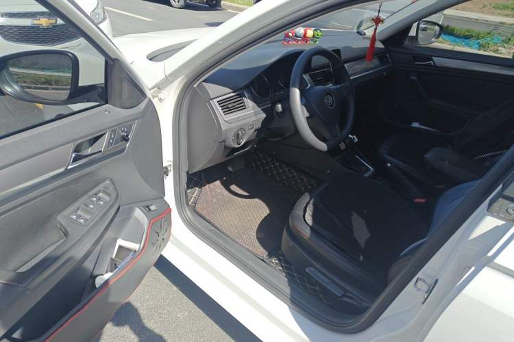 Used Volkswagen Bora 2018 1.5L Automatic Fashion Model Driver Seat