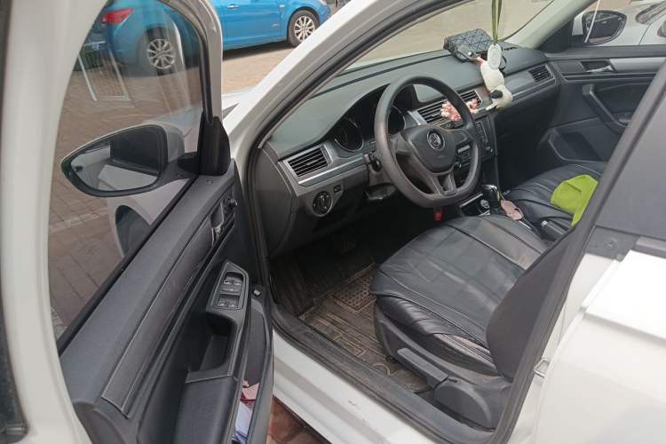 Used Volkswagen Bora 2018 1.5L Automatic Fashion Model Driver Seat