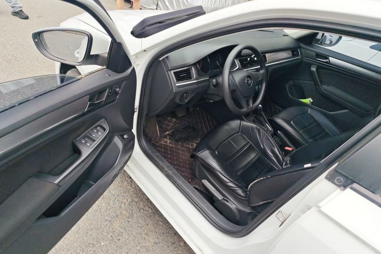 Used Volkswagen Bora 2018 1.5L Automatic Fashion Model Driver Seat