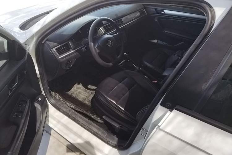 Used Volkswagen Bora 2018 1.5L Automatic Fashion Model Driver Seat