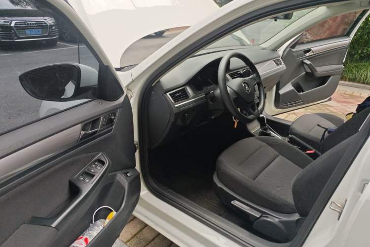 Used Volkswagen Bora 2018 1.5L Automatic Fashion Model Driver Seat