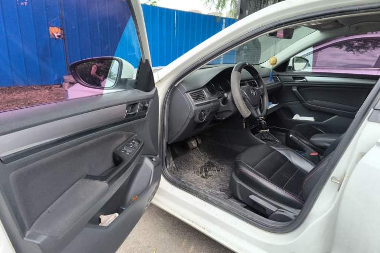 Used Volkswagen Bora 2018 1.5L Automatic Fashion Model Driver Seat