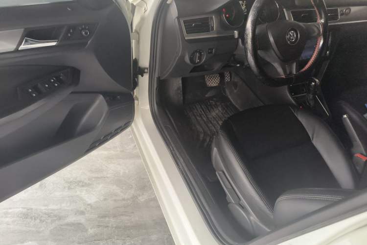 Used Volkswagen Bora 2018 1.5L Automatic Fashion Model Driver Seat