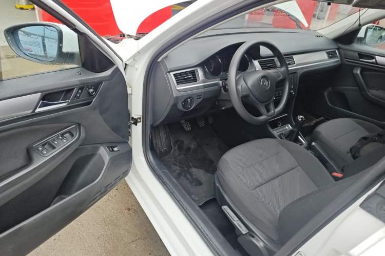 Used Volkswagen Bora 2018 1.5L Manual Fashion Model Driver Seat