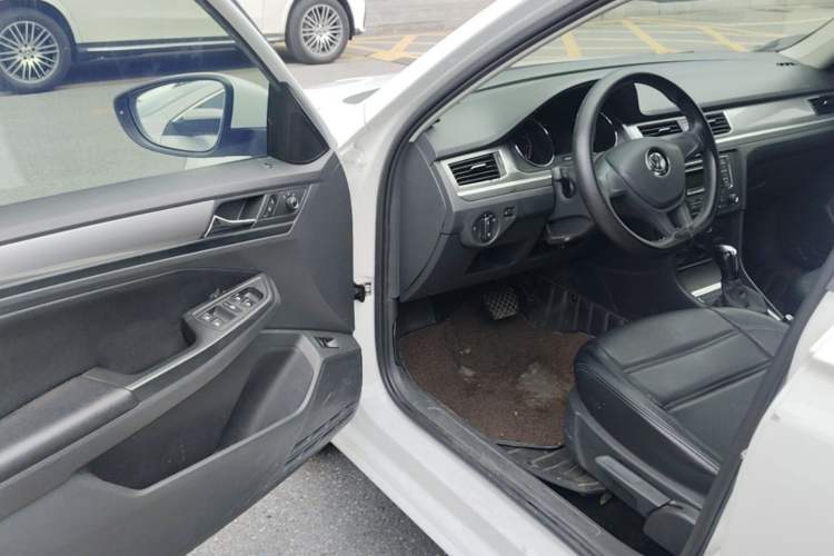 Used Volkswagen Bora 2018 1.5L Automatic Fashion Model Driver Seat