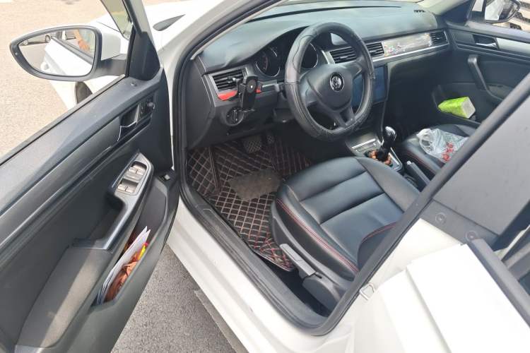 Used Volkswagen Bora 2018 1.5L Automatic Fashion Model Driver Seat