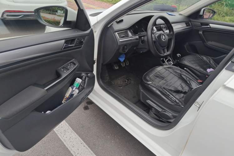 Used Volkswagen Bora 2018 1.5L Manual Fashion Model Driver Seat