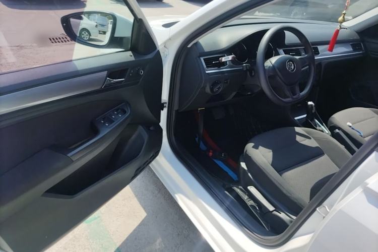 Used Volkswagen Bora 2018 1.5L Automatic Fashion Model Driver Seat
