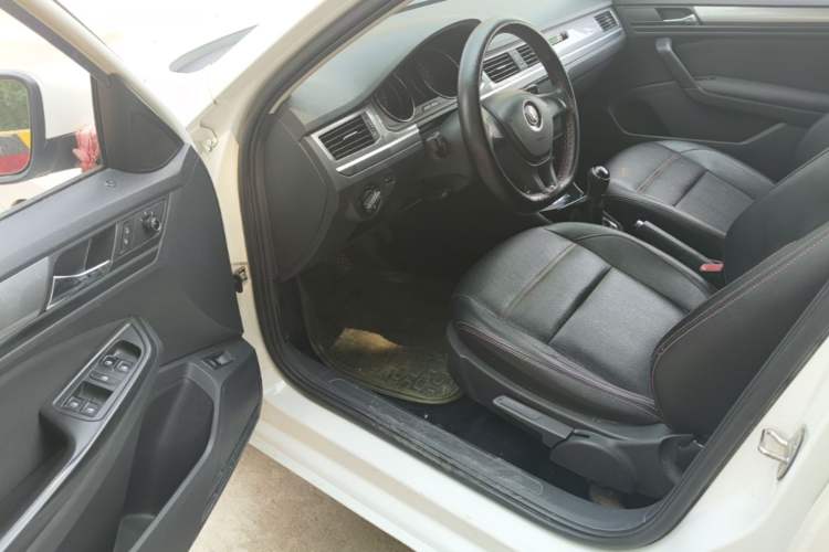 Used Volkswagen Bora 2018 1.5L Manual Fashion Model Driver Seat