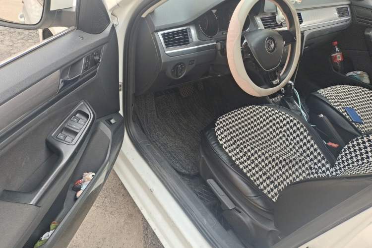 Used Volkswagen Bora 2018 1.5L Automatic Fashion Model Driver Seat