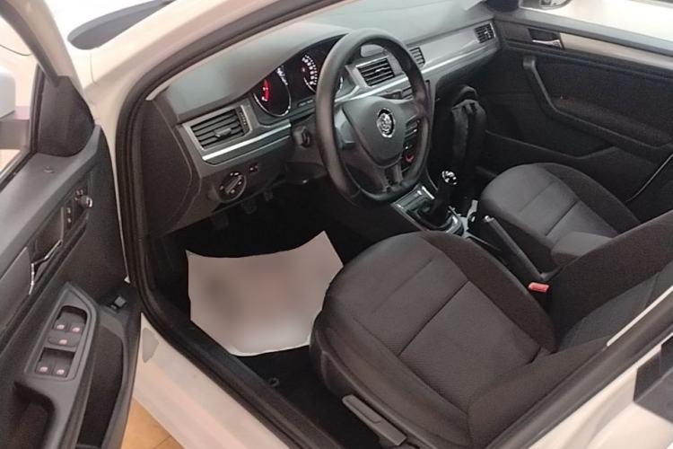 Used Volkswagen Bora 2018 1.5L Manual Fashion Model Driver Seat