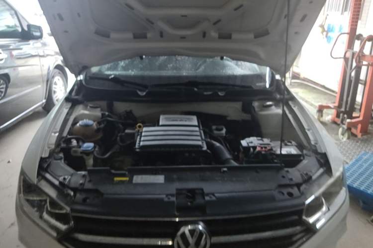 Used Volkswagen Bora 2018 1.5L Automatic Fashion Model Engine Bay