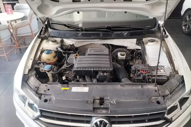 Used Volkswagen Bora 2018 1.5L Manual Fashion Model Engine Bay