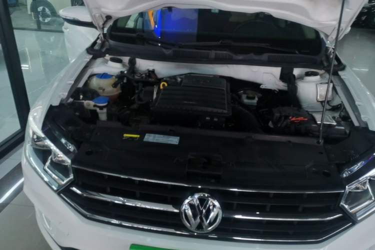 Used Volkswagen Bora 2018 1.5L Automatic Fashion Model Engine Bay