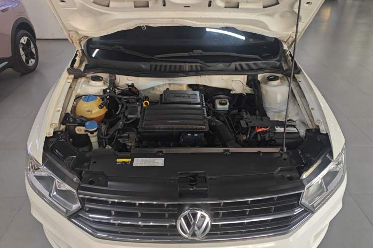 Used Volkswagen Bora 2018 1.5L Automatic Fashion Model Engine Bay
