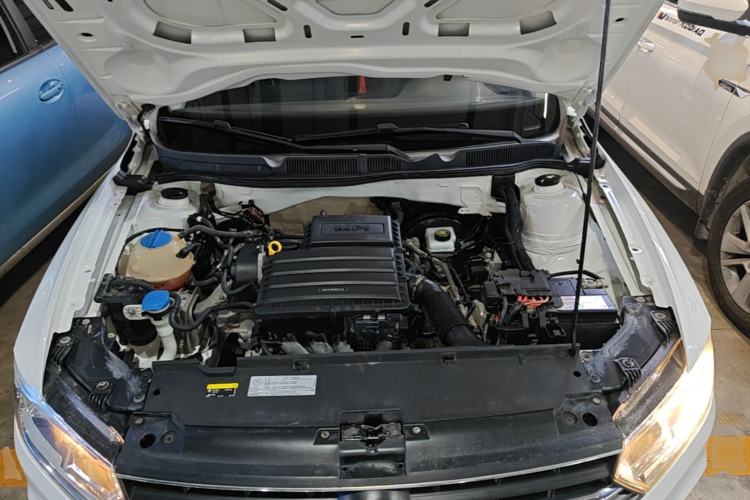 Used Volkswagen Bora 2018 1.5L Automatic Fashion Model Engine Bay