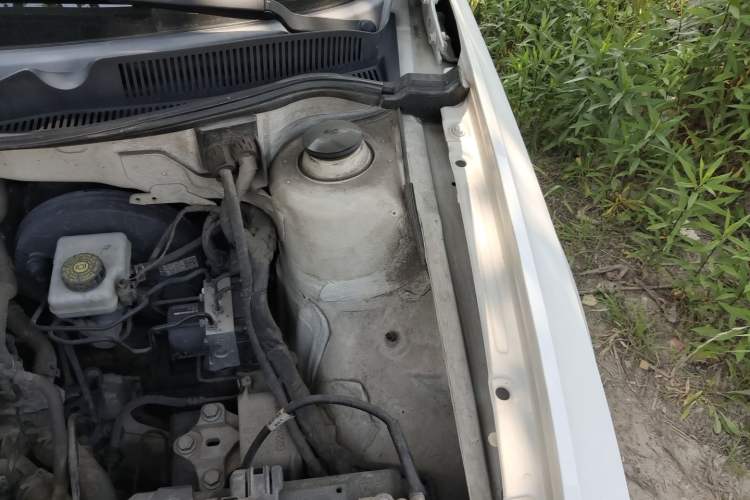Used Volkswagen Bora 2018 1.5L Manual Comfort Model Engine Bay Left