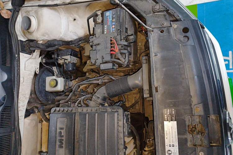 Used Volkswagen Bora 2018 1.5L Automatic Fashion Model Engine Bay Left