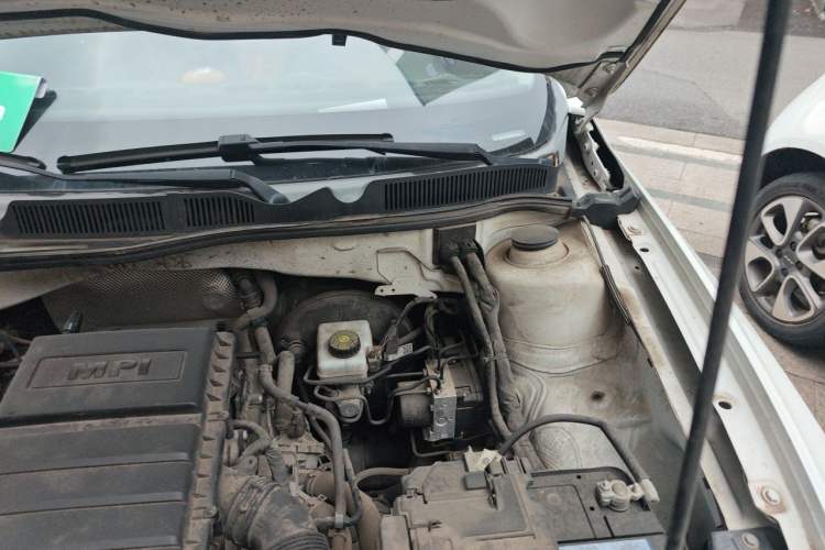 Used Volkswagen Bora 2018 1.5L Manual Comfort Model Engine Bay Left