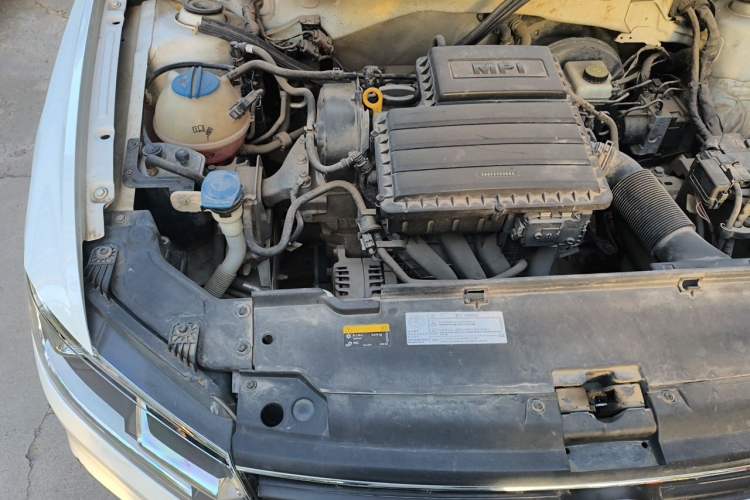 Used Volkswagen Bora 2018 1.5L Manual Fashion Model Engine Bay Right