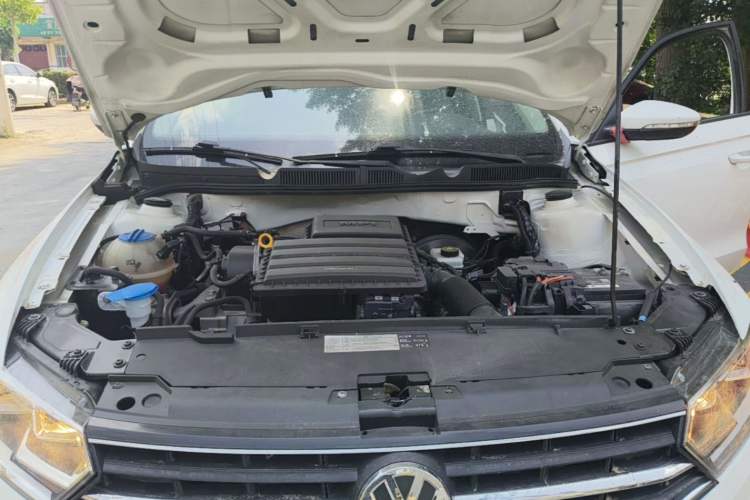 Used Volkswagen Bora 2018 1.5L Manual Fashion Model Engine Bay