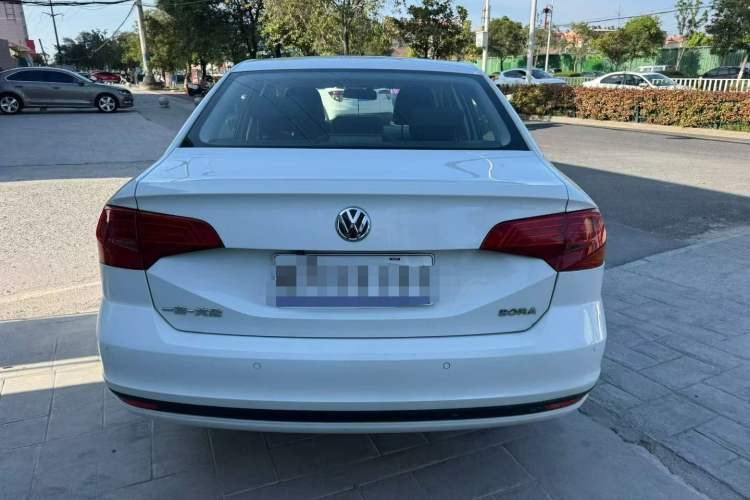 Used Volkswagen Bora 2018 1.5L Automatic Fashion Model Exterior 3