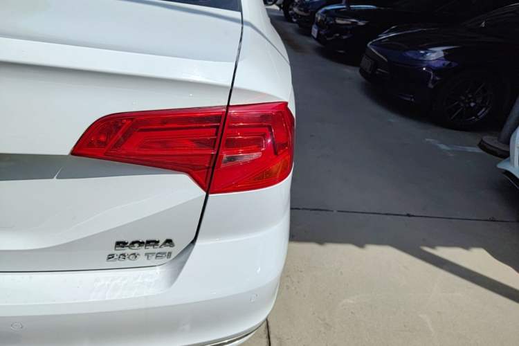 Used Volkswagen Bora 2018 1.5L Automatic Comfort Model Exterior 3
